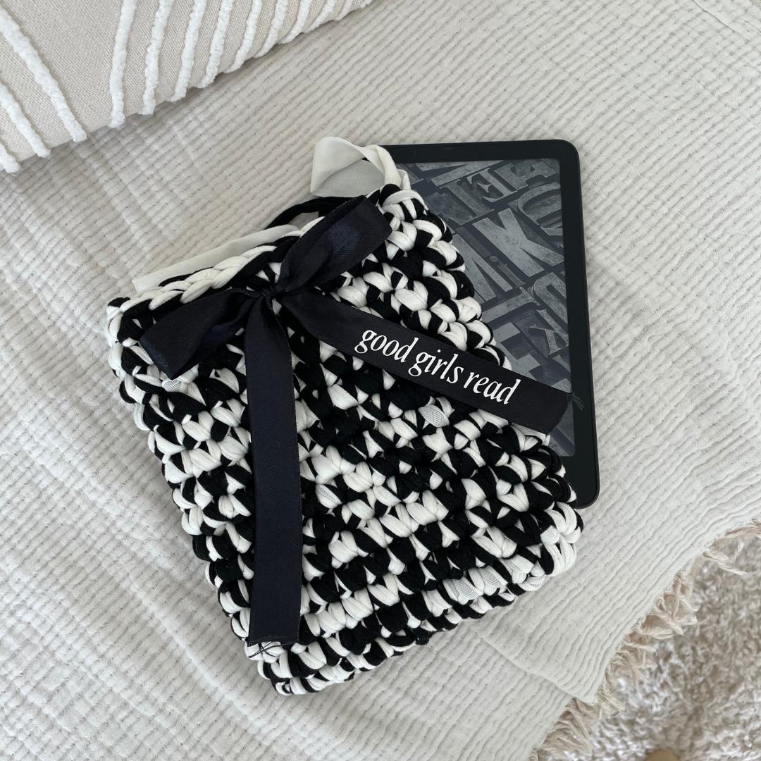 Handmade Universal Kindle Sleeve - Crotchet Kindle Cover